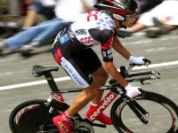 FB赛事直播-绿茵场上的双重奏，当尼日利亚铁闸遭遇尼斯利刃，莱万式统治攻防的艺术