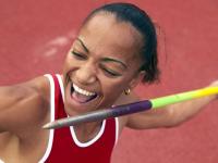 FB体育官网-街道为幕，极限为灯，当F1引擎轰鸣遇见杜兰特的大场面定律