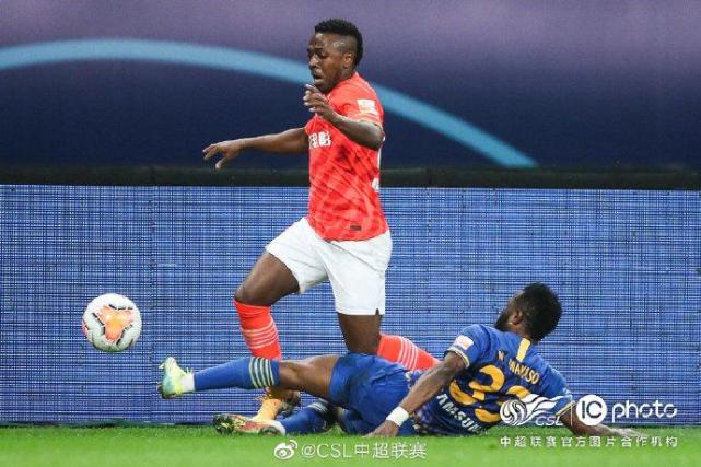 富力主场逼平恒大，表现堪称抢眼