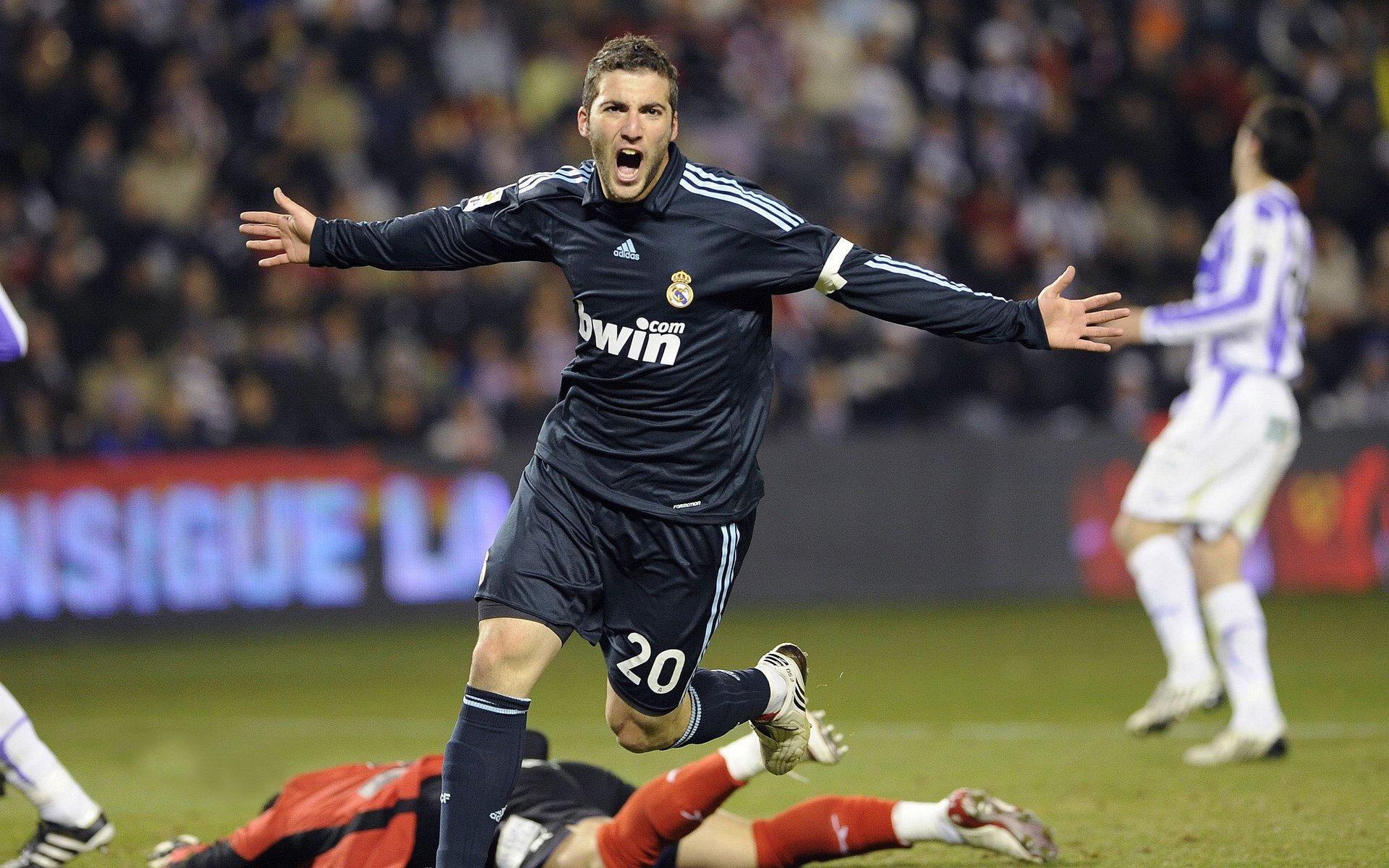 魔术巅峰对决,武切维奇全程高能输出助广东队决胜