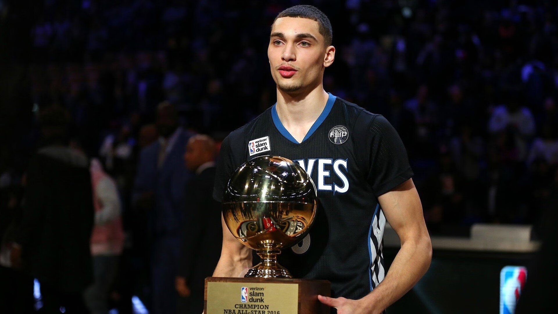 卡瓦哈尔连续得分拉开差距，加拿大男篮历史性击败巴西的背后