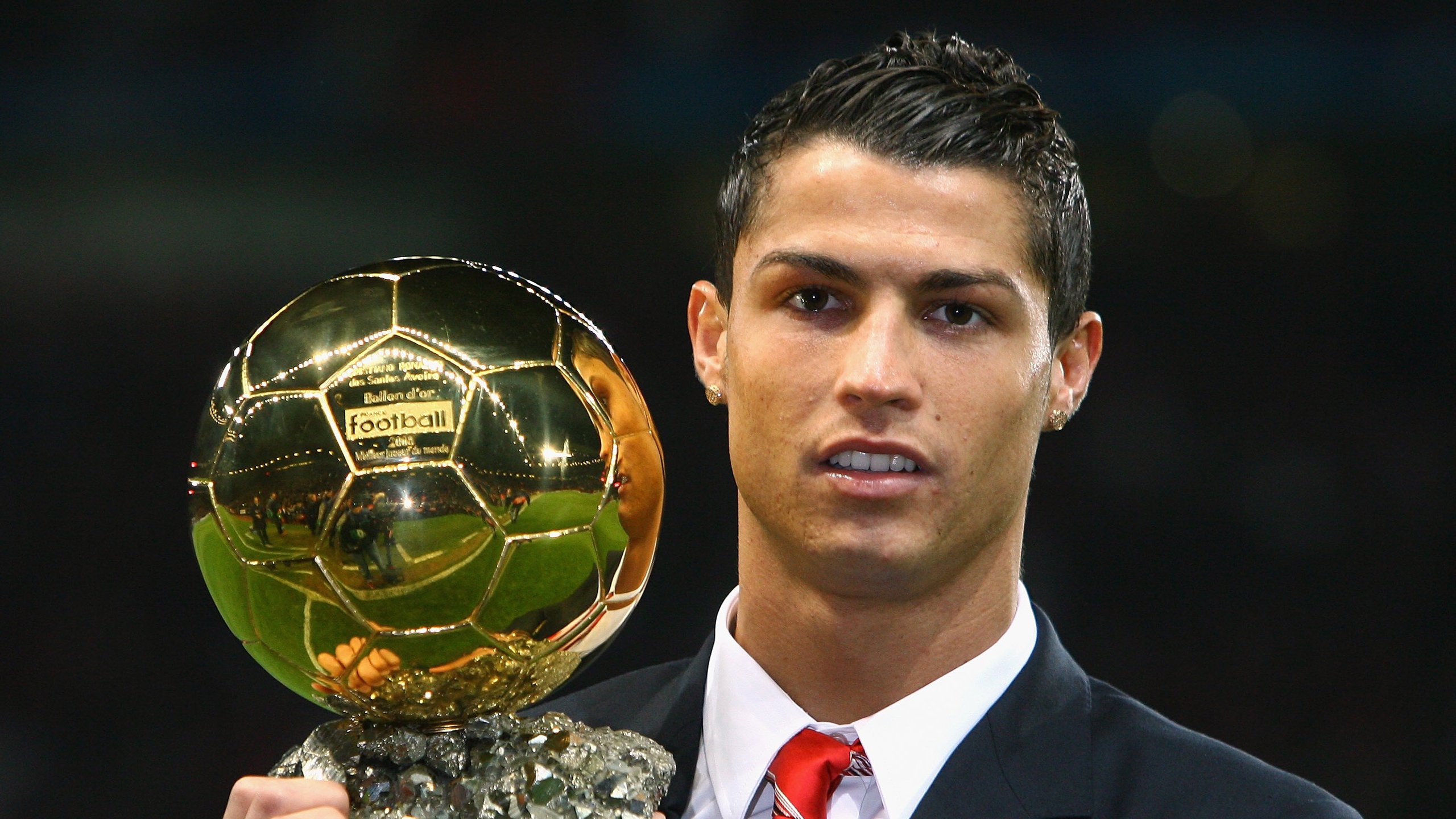 本泽马烈焰燃冬夜，摩洛哥黑马绝杀红牛书写历史