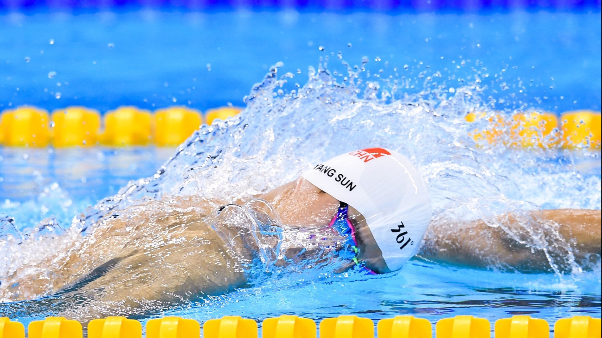 东瀛武士团完胜童话王国，羽坛女将陈雨菲逆境绽放高光时刻